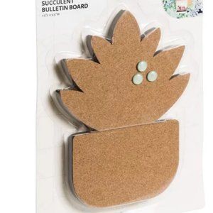 🍍5/$25🍍 Magnetic Succulent Bulletin Board